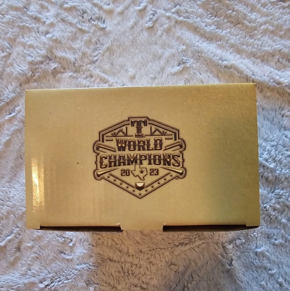 Lowe - Texas Rangers bobblehead - Picture 6 of 7